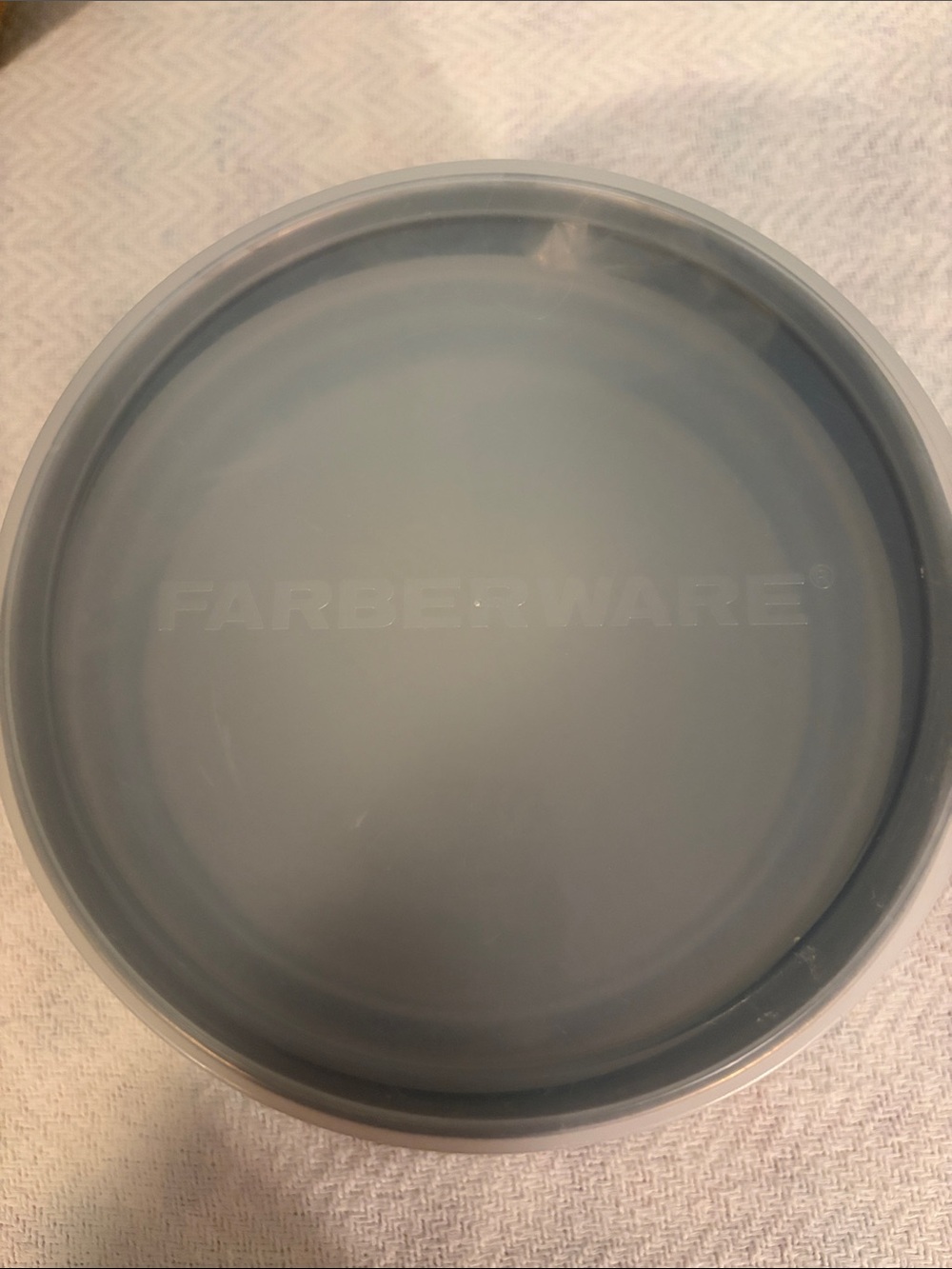 Farberware metal stacking bowls with lids